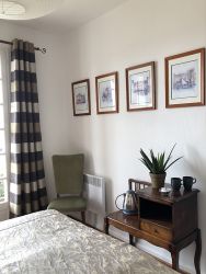 chambre-3-hotes-les-hortensias-espoey.jpg