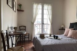 chambre-2-4-hotes-les-hortensias-le-bearn.jpg